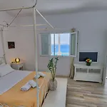 With-inn Mykonos Affittacamere Tourlos