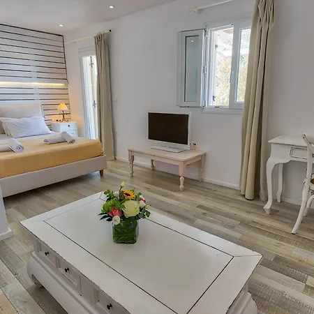 With-inn Mykonos Tourlos